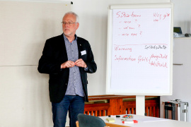 Prof. Dr.-Ing. Norbert Gebbeken, Präsident der Bayerischen Ingenieurekammer- Bau, beim Forum Baulicher Bevölkerungsschutz