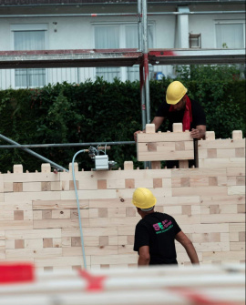 Kkurze Bauzeit des Projekts:Der gesamte Rohbau inklusive Dachstuhl wurde in lediglich sechs Tagen fertiggestellt.