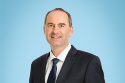 Wirtschaftsminister Aiwanger: Qualität und Umweltaspekte von Baustoffen müssen größere Rolle spielen, nicht nur der billigste Preis