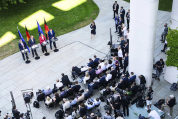 Bundesregierung stellt Reformpaket für Deutschland vor