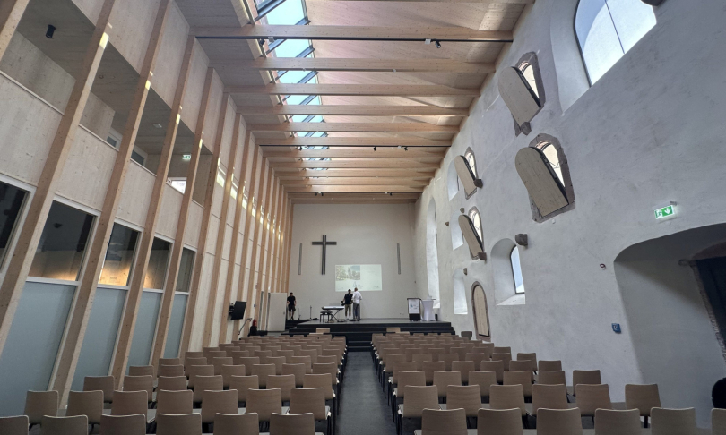 Das ehemalige Kirchenschiff wurde zum Veranstaltungssaal umgestaltet. Foto: ProjektStadt
