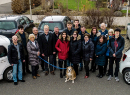 Hertha Ulm im Kreise des Teams der Ulm Ingenieurgesellschaft. Zweimal wöchentlich arbeitet die Ingenieurin noch im Büro.